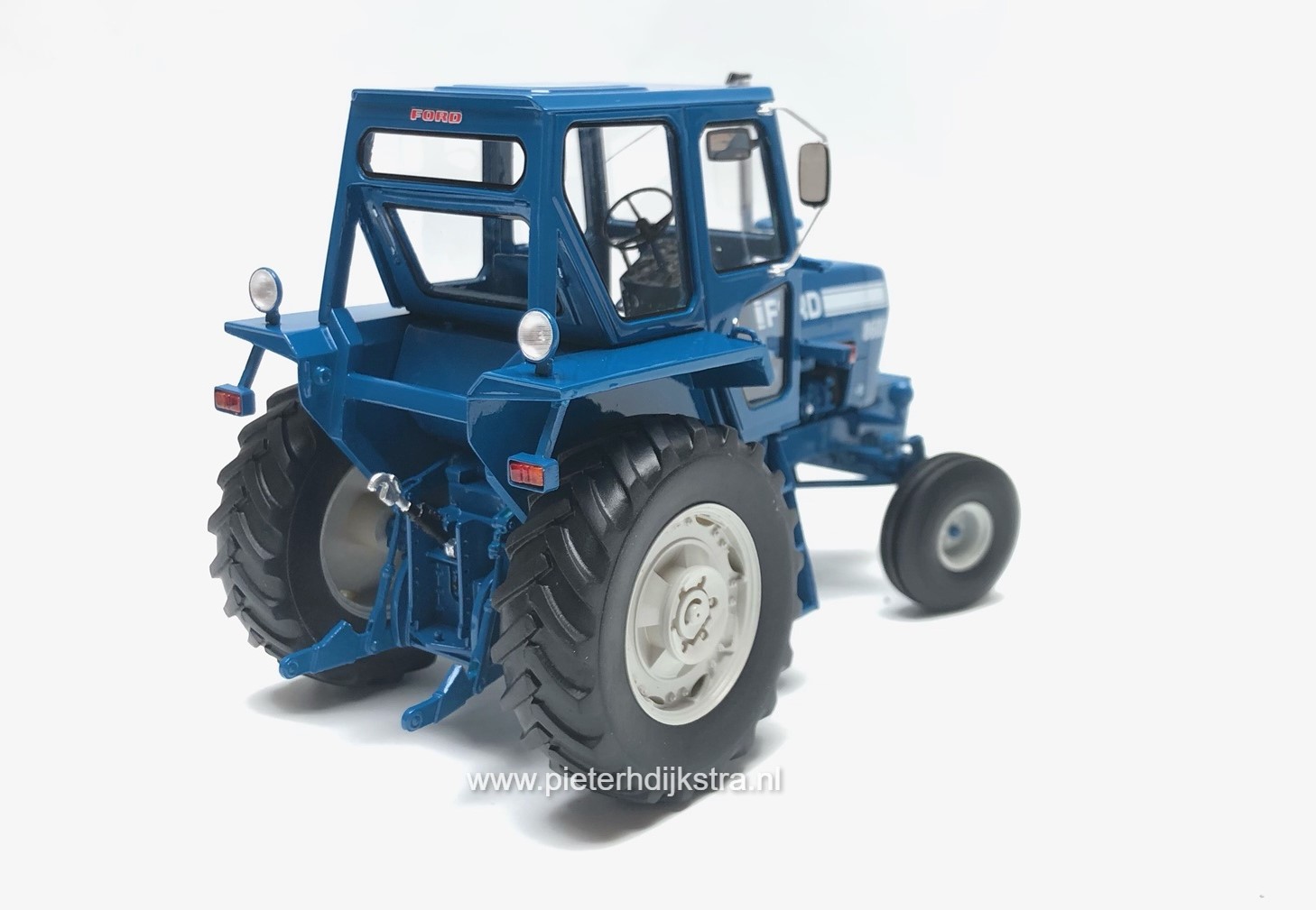 Ford 8600 2wd Autocult / VKA Models 1:32 - Pieter H. Dijkstra