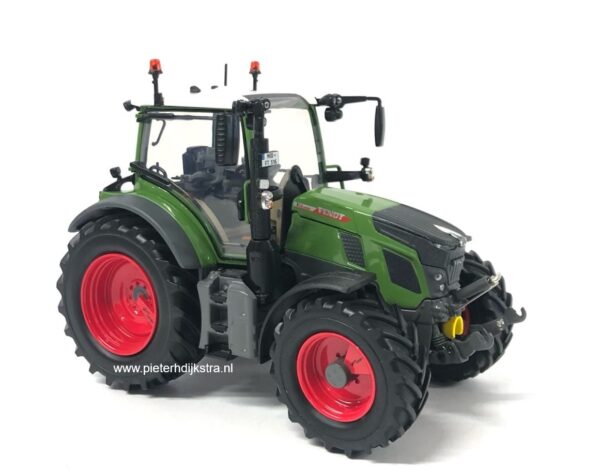 Fendt 516 Vario Universal Hobbies UH 1:32 - Pieter H. Dijkstra